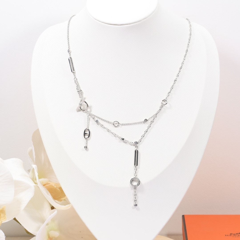 H**me5 necklaces